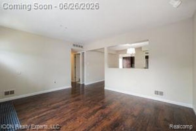 33515 Colfax Drive, Farmington Hills, MI 48335