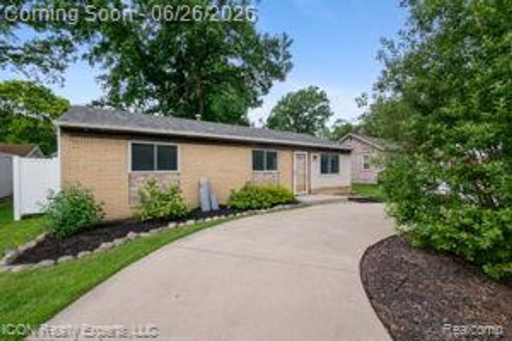 33515 Colfax Drive, Farmington Hills, MI 48335