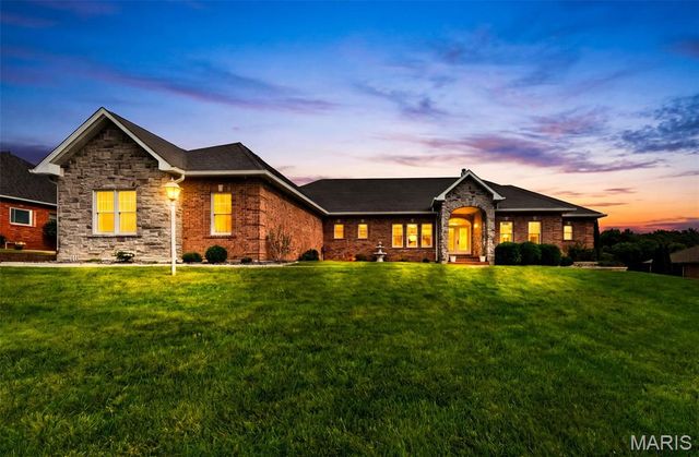 823 Ridge Road, Waterloo, IL 62298