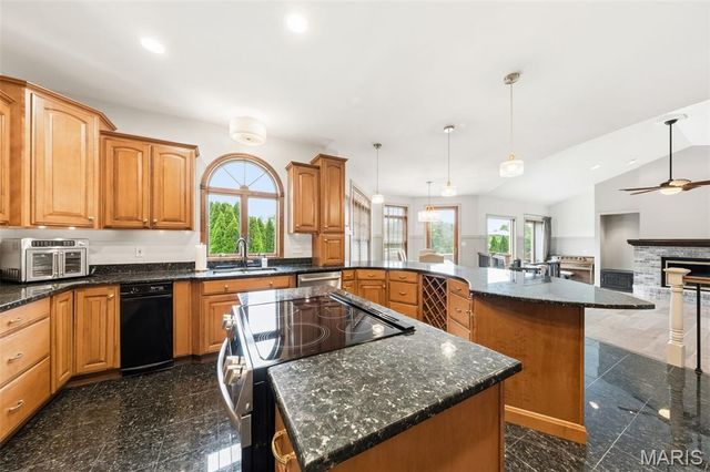 823 Ridge Road, Waterloo, IL 62298