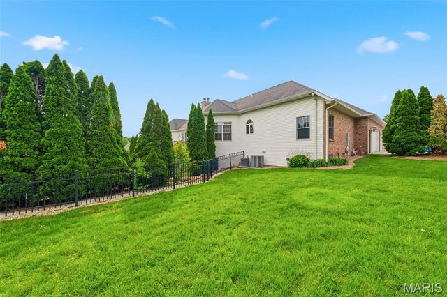 823 Ridge Road, Waterloo, IL 62298