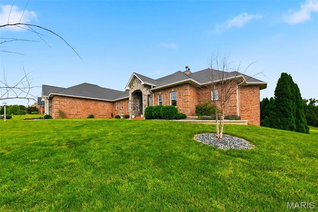 823 Ridge Road, Waterloo, IL 62298
