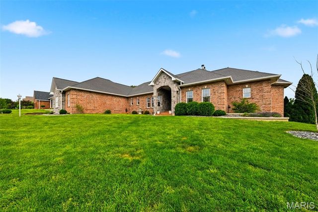 823 Ridge Road, Waterloo, IL 62298