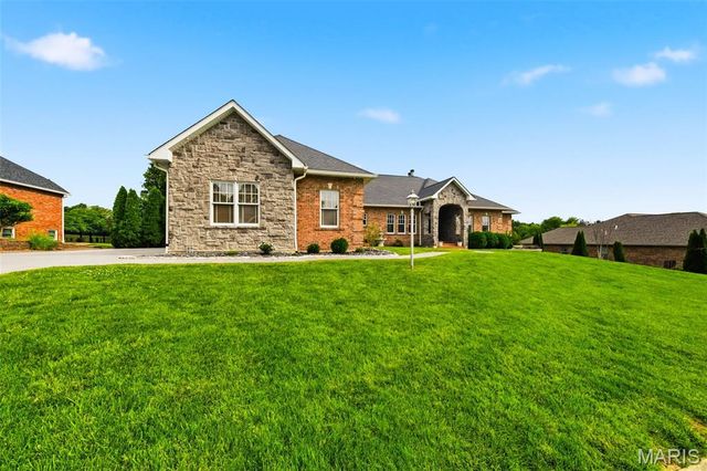 823 Ridge Road, Waterloo, IL 62298