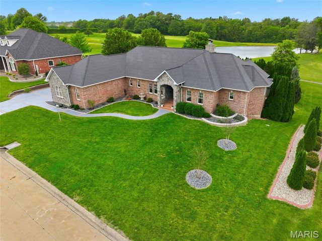 823 Ridge Road, Waterloo, IL 62298