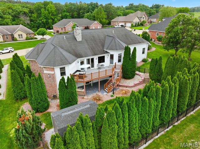823 Ridge Road, Waterloo, IL 62298