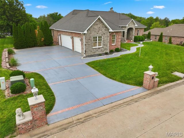 823 Ridge Road, Waterloo, IL 62298