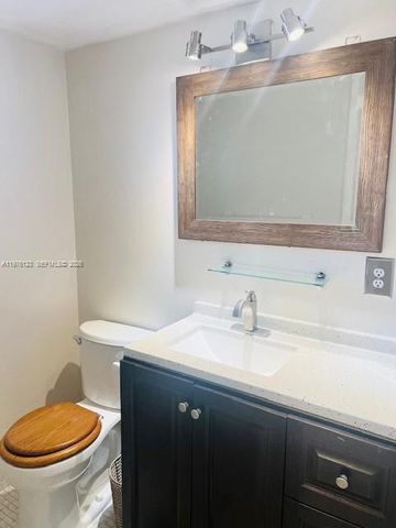 3251 Holiday Springs Boulevard 403, Margate, FL 33063