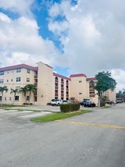 3251 Holiday Springs Boulevard 403, Margate, FL 33063