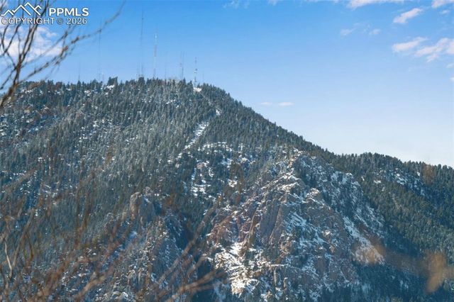 670 Fernglen Court, Colorado Springs, CO 80906