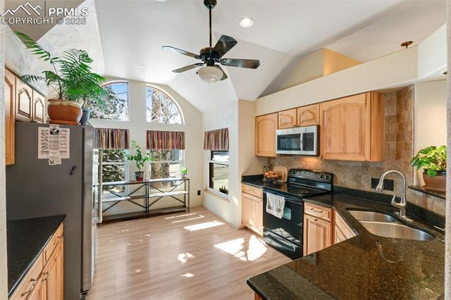 670 Fernglen Court, Colorado Springs, CO 80906