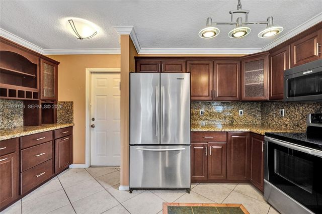 4242 NW 66th St, Coconut Creek, FL 33073