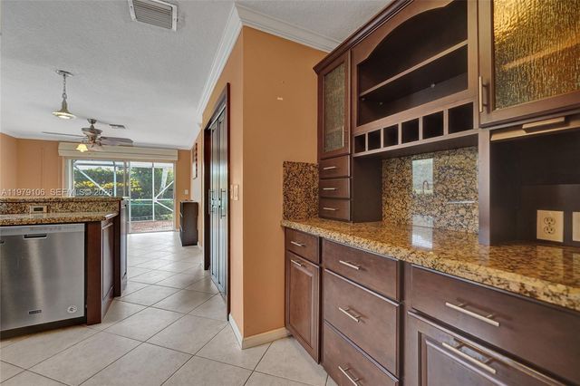 4242 NW 66th St, Coconut Creek, FL 33073