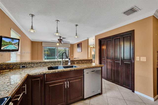 4242 NW 66th St, Coconut Creek, FL 33073
