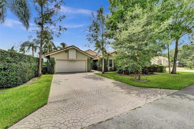 4242 NW 66th St, Coconut Creek, FL 33073