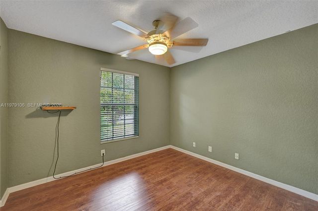 4242 NW 66th St, Coconut Creek, FL 33073