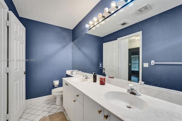 4242 NW 66th St, Coconut Creek, FL 33073