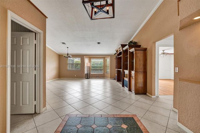 4242 NW 66th St, Coconut Creek, FL 33073