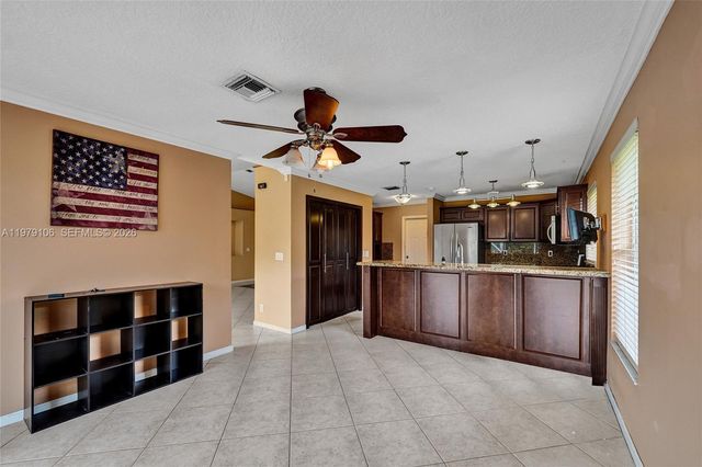 4242 NW 66th St, Coconut Creek, FL 33073