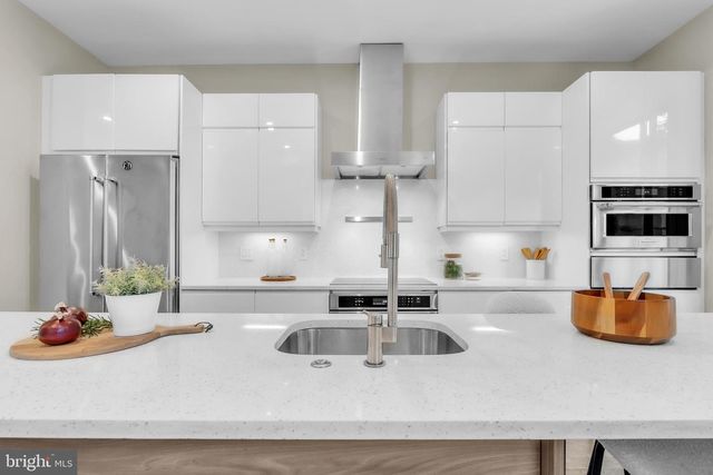 225 R ST NW, Washington, DC 20001