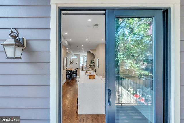 225 R ST NW, Washington, DC 20001