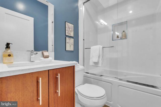 225 R ST NW, Washington, DC 20001