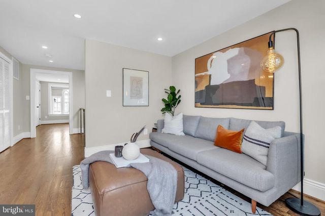 225 R ST NW, Washington, DC 20001