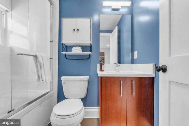 225 R ST NW, Washington, DC 20001