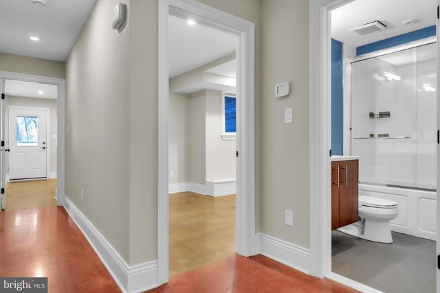 225 R ST NW, Washington, DC 20001