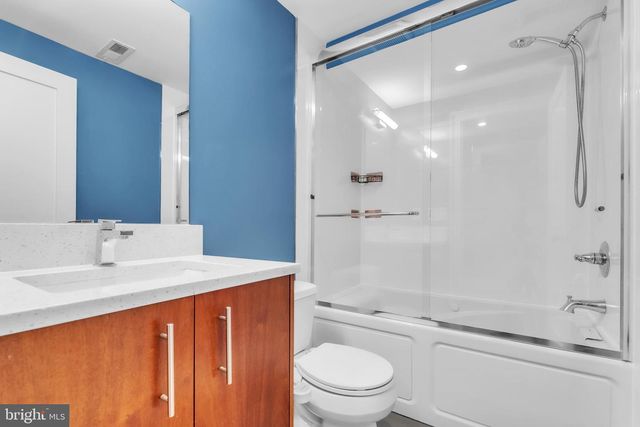 225 R ST NW, Washington, DC 20001
