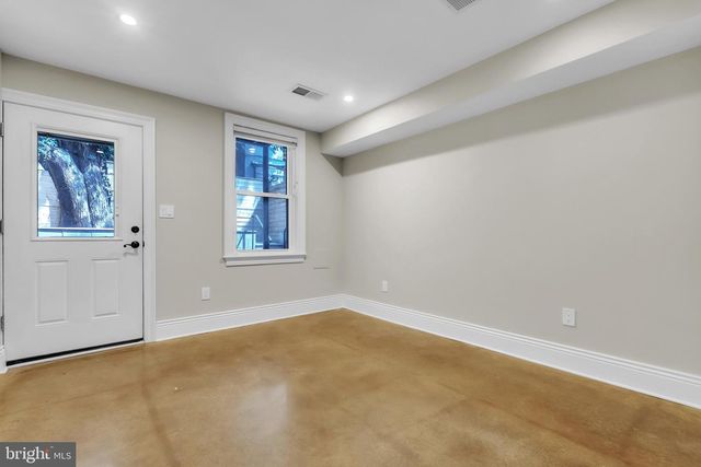 225 R ST NW, Washington, DC 20001