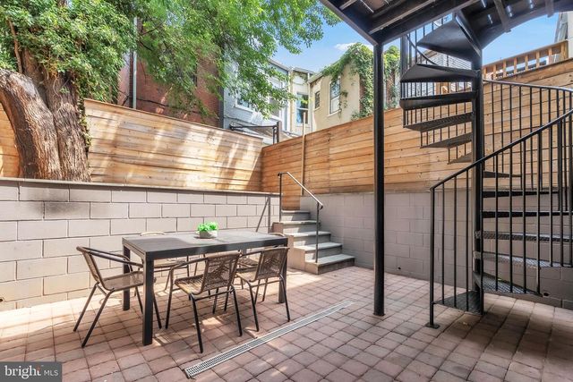 225 R ST NW, Washington, DC 20001