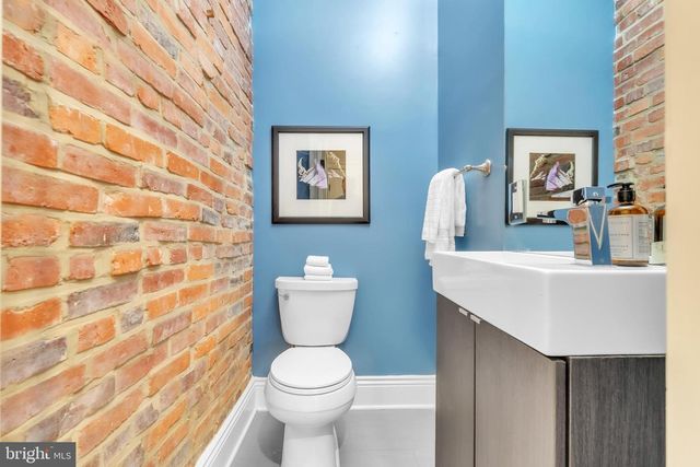 225 R ST NW, Washington, DC 20001
