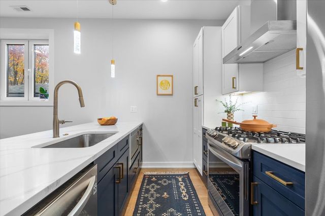 2150 W FOSTER Avenue 2, Chicago, IL 60625