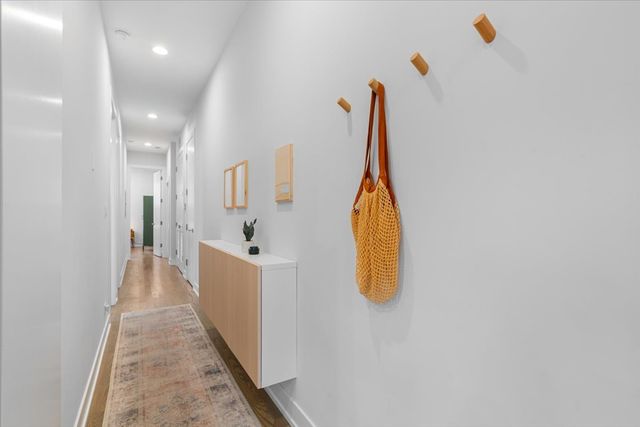 2150 W FOSTER Avenue 2, Chicago, IL 60625