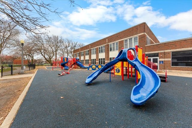 2150 W FOSTER Avenue 2, Chicago, IL 60625