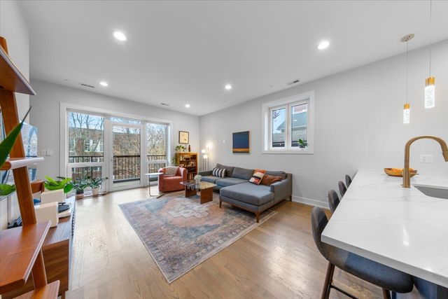 2150 W FOSTER Avenue 2, Chicago, IL 60625