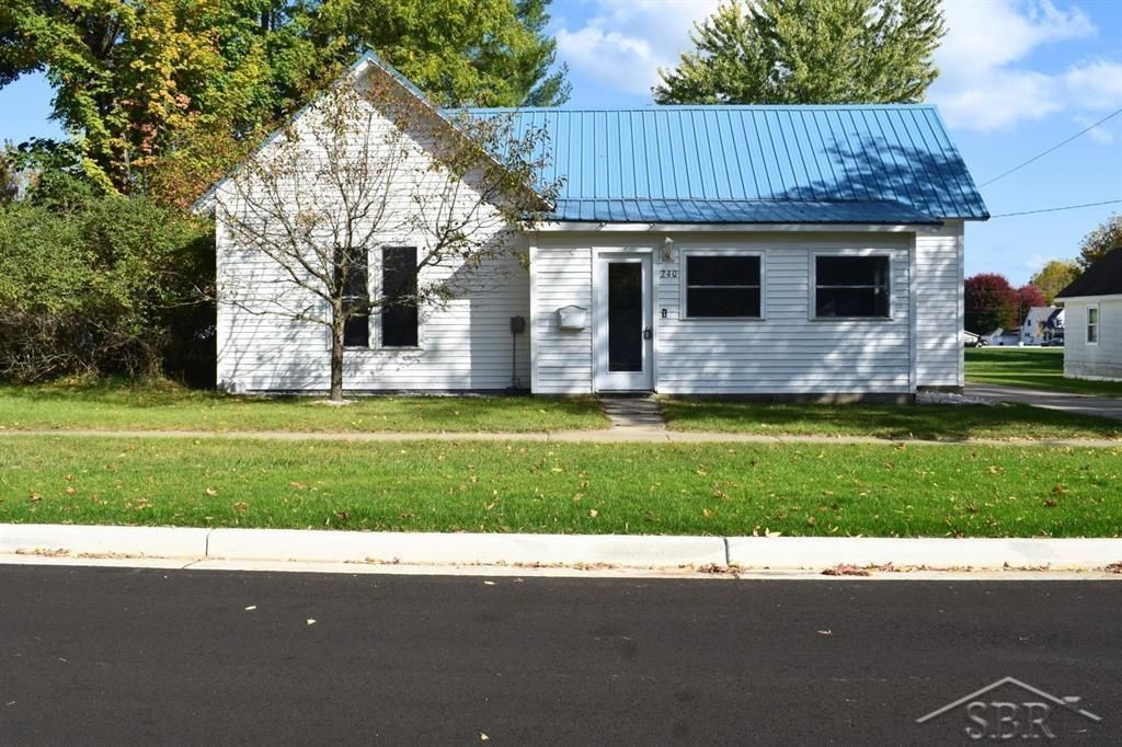 240 N Burgess Street, West Branch, MI 48661