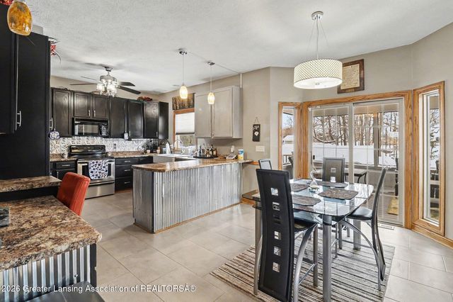 11610 Hibiscus Lane, Grand Ledge, MI 48837