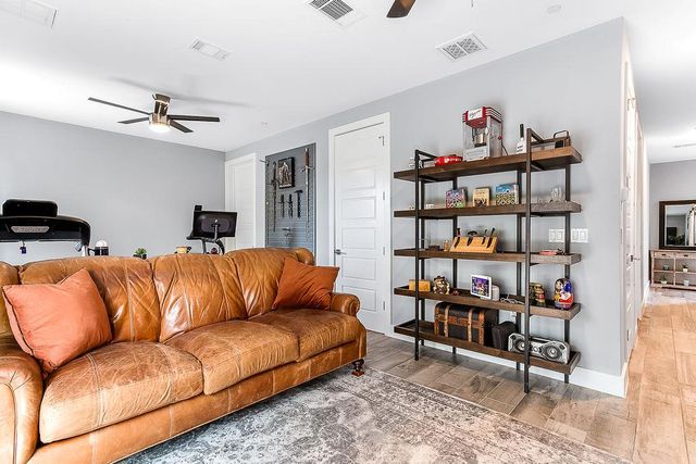 1417 Kramer LN 12, Austin, TX 78758