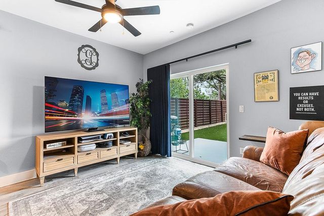 1417 Kramer LN 12, Austin, TX 78758