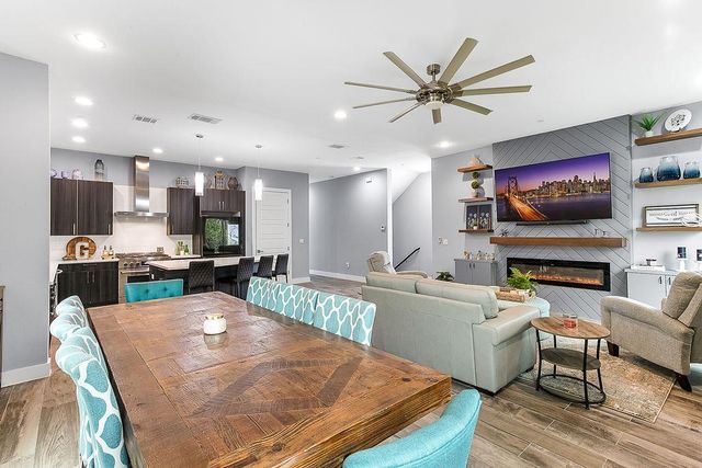 1417 Kramer LN 12, Austin, TX 78758