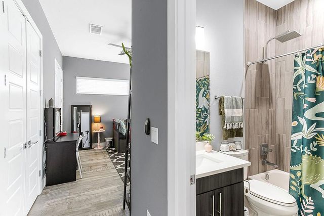 1417 Kramer LN 12, Austin, TX 78758