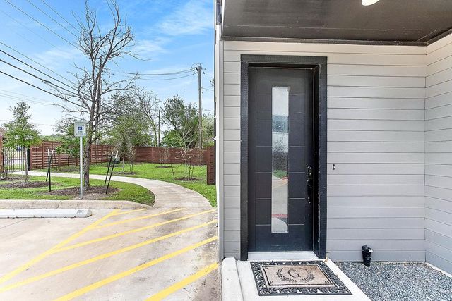 1417 Kramer LN 12, Austin, TX 78758