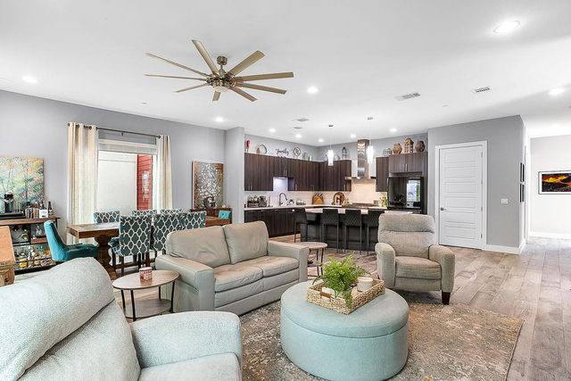 1417 Kramer LN 12, Austin, TX 78758