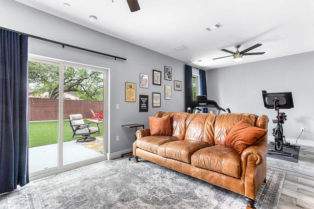 1417 Kramer LN 12, Austin, TX 78758