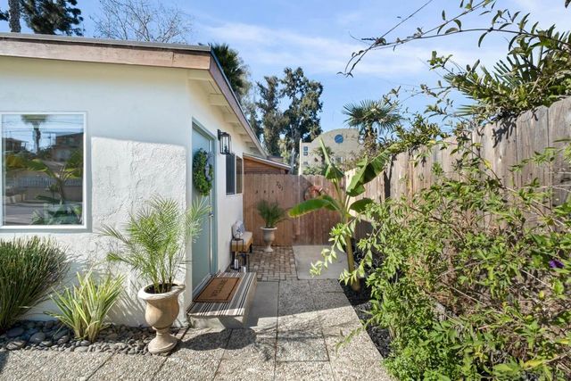 701 Valley Ave, Solana Beach, CA 92075