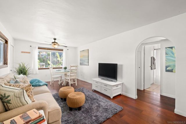 701 Valley Ave, Solana Beach, CA 92075