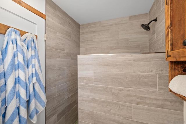 701 Valley Ave, Solana Beach, CA 92075