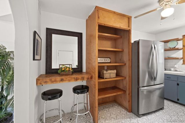 701 Valley Ave, Solana Beach, CA 92075